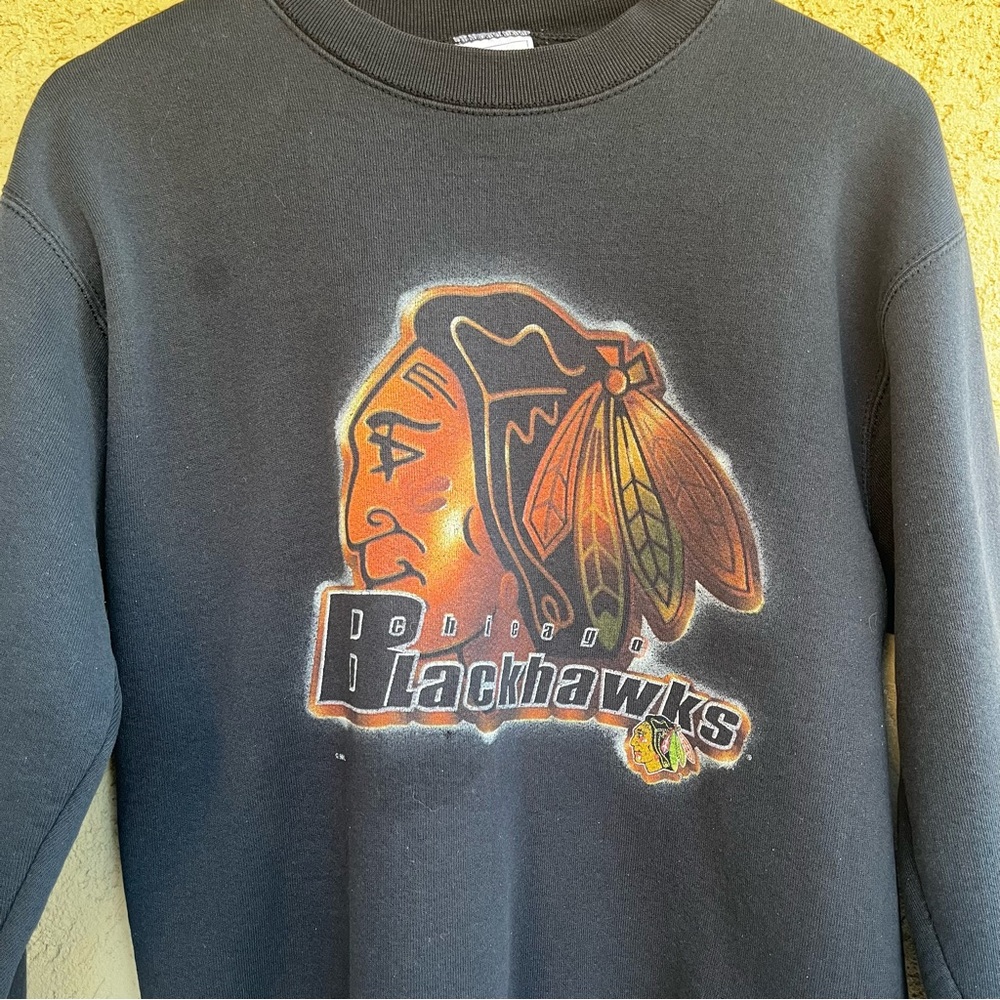 Vintage 90’s Graphic Chicago Blackhawks Black Sweatshirt Pullover Crewneck - Picture 2 of 6